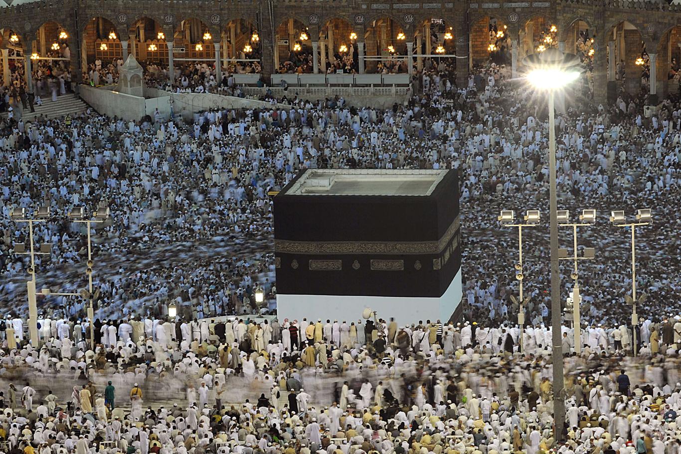 Kabe’de Türkiye için dua edildi Kabe’de Türkiye için dua edildi